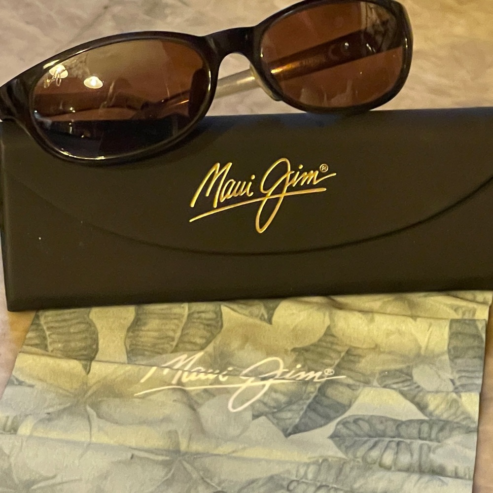 MAUI JIM PIPIWAI TRAIL SUNGLASSES WITH CASE & CLEANING CLOTH EUC